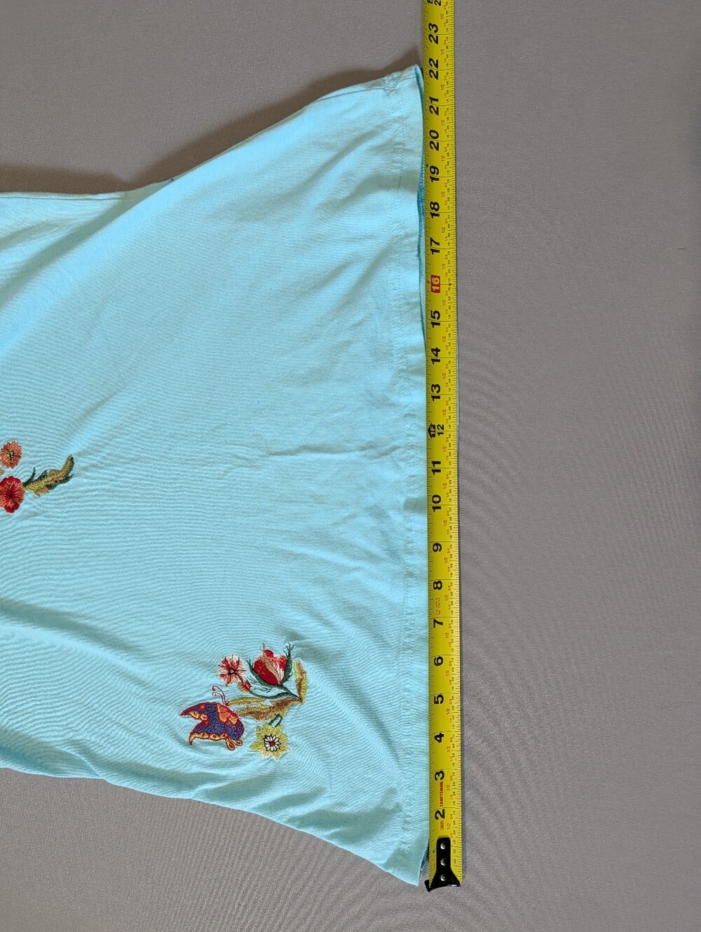 Embroidered V-Neck Floral Tee Medium M Light Blue Cotton Lightweight Feminine - Picture 6 of 7